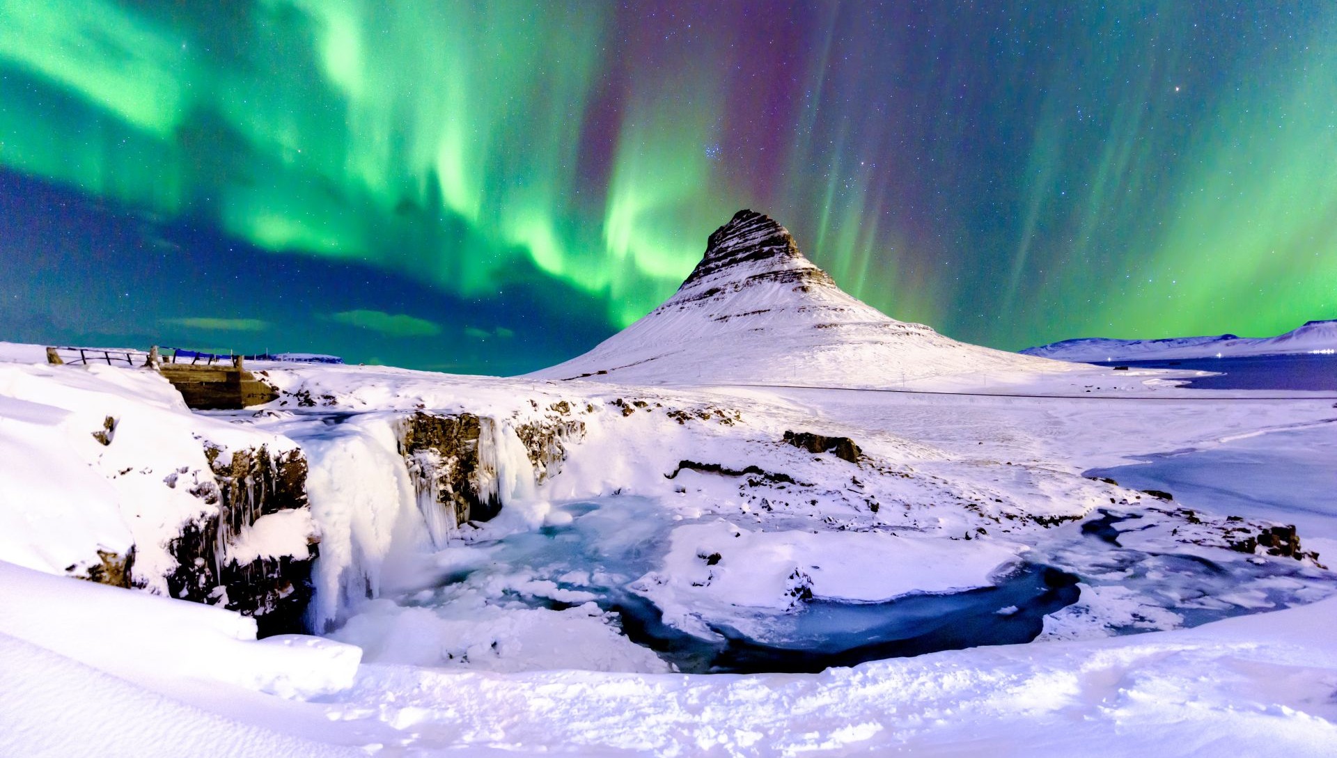 AURORA BOREALE IN ISLANDA