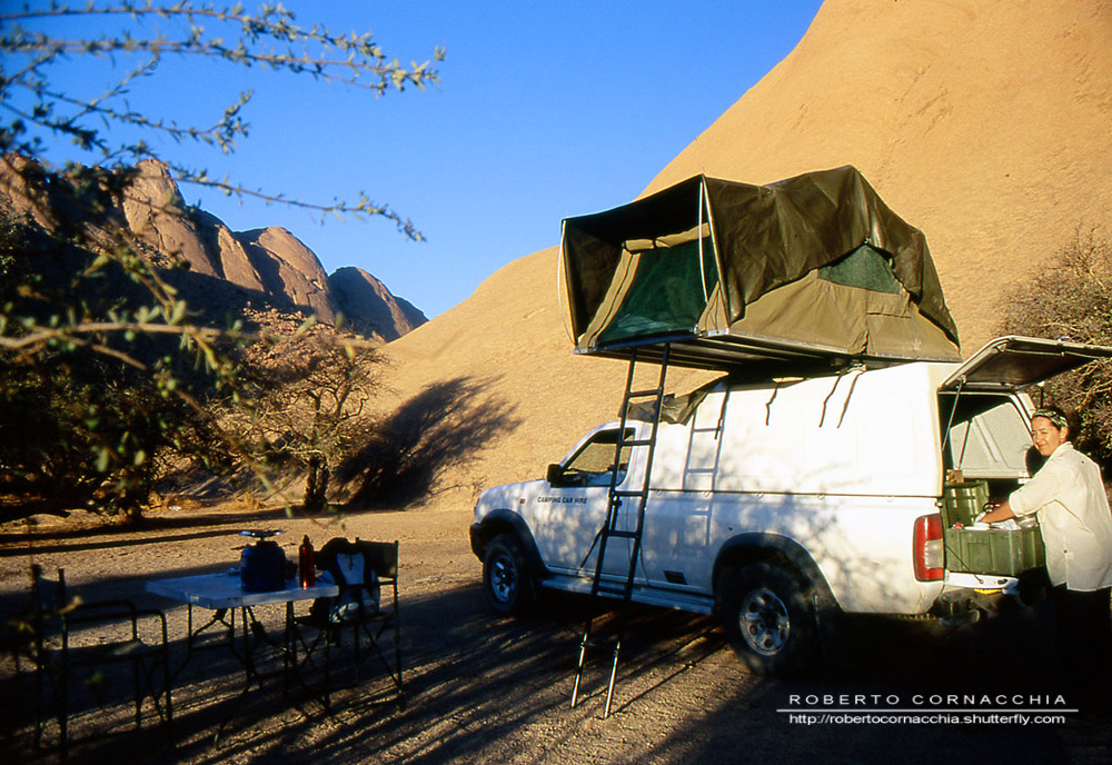 Il site camp dello Spitzkoppe, spartano e in mezzo alla natura - Archivio Fotografico Pianeta Gaia